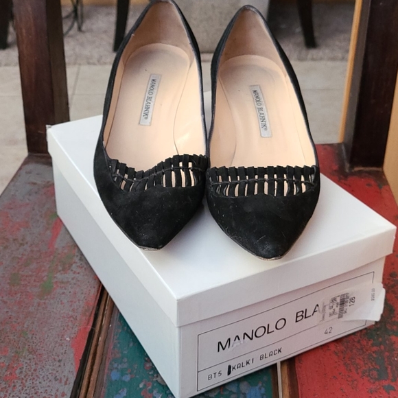 Manolo Blahnik Shoes - Manolo Blahnik black low heels
